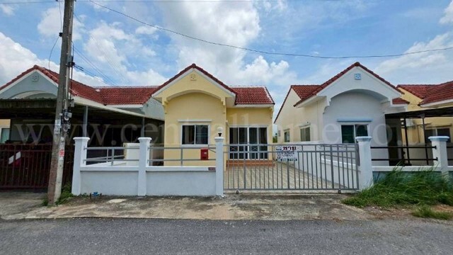 รหัสทรัพย์ N1363บ้านเดี่ยว 1 ชั้น 30.8 ตร.วา ซอยสังฆสันติสุข 40 ทำเลดี ราคาถูกที่ตั้ง : ถนนสังฆสันติสุข แขวงกระทุ่มราย เขตหนองจอก กรุงเทพมหานคร 10530รายละเอียดทรัพย์- บ้านเดี่ยว 1 ชั้น เนื้อที่ 30.8 ตรว.&nbsp; พื้นที่ใช้สอย 55 ตรม.- 2 ห้องนอน, 1 ห้องน้ำ, 1 ห้องนั่งเล่น, 1 ห้องครัว, 2 ที่จอดรถ- ม่านบังแดดทั้งหลัง- หน้าบ้านหันหน้าทิศตะวันออกเฉียงใต้ทำเล และสถานที่ใกล้เคียง- ศูนย์ฝึกฟุตบอลแ�