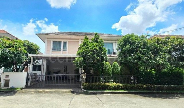 รหัสทรัพย์ N1388บ้านเดี่ยว ไลฟ์ บางกอก บูเลอวาร์ด รังสิต บ้านสวยพร้อมอยู่ ถูกสุดในโครงการที่ตั้ง :&nbsp;ถนนรังสิต - นครนายก&nbsp;ตำบลประชาธิปัตย์ อำเภอธัญบุรี&nbsp;จังหวัดปทุมธานี&nbsp;12130รายละเอียดทรัพย์-&nbsp;บ้านเดี่ยว&nbsp;2 ชั้น ขนาดพื้นที่ 59 ตารางวา พื้นที่ใช้สอย 220 ตารางเมตร- 4&nbsp;ห้องนอน, 3&nbsp;ห้องน้ำ, 1&nbsp;ห้องนั่งเล่น, 2 ห้องครัว, 2 ที่จอดรถ- แอร์ 5 เครื่อง, เฟอร์นิเจอร์บิ้วอิน, ปั๊มน้ำ+แท