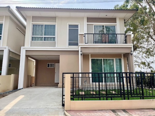 BH4147 ให้เช่าบ้านเดี่ยว หมู่บ้านภัสสรไพรด์ ปิ่นเกล้า วงแหวน พร้อมเฟอร์นิเจอร์ครบ เลี้ยงสัตว์ได้ ใกล้มหาวิทยาลัยมหิดลติดต่อ Agent คุณบัว (Bua)Tel: 093-646-4597&nbsp;LINE ID: Bua093ราคาเช่า 25,000 บาทต่อเดือนพิเศษ ทำสัญญาเช่า 2 ปี ราคาเพียง 22,000 บาทต่อเดือนให้เช่าบ้านเดี่ยวพร้อมเข้าอยู่ ในโครงการภัสสรไพรด์ ปิ่นเกล้า วงแหวน ทำเลศักยภาพ เดินทางสะดวก เชื่อมต่อถนนกาญจนาภิเษก ถนนบรมราชชนนี ทางพิเ�