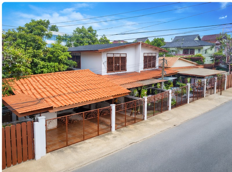 บ้านทำออฟฟิศ กรุงเทพกรีฑา 4นอน 4น้ำจดทะเบียนบริษัทได้ ใกล้สำนักงานที่ดินประเวศ 899 ม.ใกล้โรงเรียนศรีพฤฒา 900 ม. ขนาด 50 ตร.ว. 250ตร.ม. ติดถนนค้าขายได้ ติดป้ายได้ แบ่งเช่าได้ ราคาเพียง 13,998 บาทต่อเดือนcan register a company. Near Prawet Land Office 899m Office for Rent on Krungthep Kreetha Rd 4Beds 4BathsNear Sripruehta School 900m  50sq.wa 250sq.m Roadside Commercial Location Company Registration Allowed Business Signage Allowed Rental Only 13,998THB per MonthVDO 1minshttps://youtube.com/shorts/nCdwHvIYDcsถนนกรุงเทพกรีฑา ซอยกรุงเทพกรีฑา 36 ถึง 44 แขวงทับช้าง เขตสะพานส