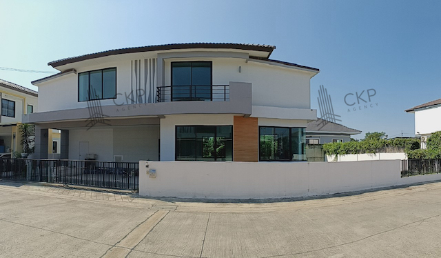 ขายด่วน บ้านเดี่ยว เดอะพราวไรส์ พันท้ายนรสิงห์ - พระราม 2 บ้านใหม่ไม่เคยอยู่ ใกล้ทะเลสาบ ต.พันท้ายนรสิงห์ อ.เมือง สมุทรสาคร ติดต่อสอบถามได้ค่ะรายละเอียด (Description)- ขนาด 84.70 ตร.วา- พื้นที่ใช้สอย 200 ตร.ม.- สูง 2 ชั้น- 5 ห้องนอน 3 ห้องน้ำ- ที่จอดรถ 2 คัน- บ้านใหม่ยังไม่เคยอาศัยการเดินทาง- ถนนหมายเลข 2004  400 เมตร- ถนนเจษฏาวิถี  450 เมตร- ทางคู่ขนานถนนพระราม 2  2.7 กิโลเมตร- ถนนเอกชัย  6.3 กิโลเมต�