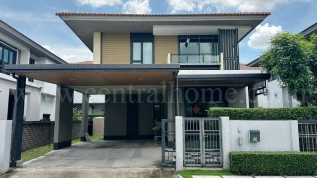รหัสทรัพย์&nbsp; 7222บ้านเดี่ยว เศรษฐสิริ วงแหวน-ลำลูกกา พร้อมอยู่ที่ตั้ง : ถนนวงแหวน-ลำลูกกา ตำบลบึงคำพร้อย&nbsp;อำเภอลำลูกกา จังหวัดปทุมธานี 12150รายละเอียดทรัพย์-&nbsp;Setthasiri Wongwaen-Lamlukka พัฒนาโดย บริษัท แสนสิริ จำกัด(มหาชน)- บ้านเดี่ยว 2 ชั้น, แบบบ้าน The Ambassador สไตส์&nbsp;Modern&nbsp;-&nbsp;ขนาดพื้นที่ 50.4 ตารางวา, พื้นที่ใช้สอย 160 ตารางเมตร&nbsp;- 3 ห้องนอน, 3 ห้องน้ำ, 1 ห้องรับแขก, 1 ห้องครัว, 2 ที่จอดรถ- เครื่องใช้ไ