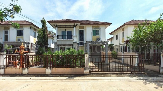 รหัสทรัพย์&nbsp;N0955บ้านเดี่ยว 50.5 ตารางวา หมู่บ้านพฤกษาวิลเลจ (เทพารักษ์-วงแหวน) ราคาถูกที่สุดในโครงการที่ตั้ง&nbsp;: ถนนเทพารักษ์ ตำบลแพรกษาใหม่ อำเภอเมืองสมุทรปราการ จังหวัดสมุทรปราการ 10280รายละเอียดทรัพย์- บ้านเดี่ยว 2 ชั้น 50.4 ตารางวา พื้นที่ใช้สอย 167 ตารางเมตร- 3&nbsp;ห้องนอน, 2&nbsp;ห้องน้ำ, 1 ห้องนั่งเล่น, 1 ห้องรับแขก, 1 ห้องครัว, 2 ที่จอดรถ- แอร์ 3 เครื่อง,&nbsp;ปั๊มน้ำ+แท้งค์น้ำ- พื้นท