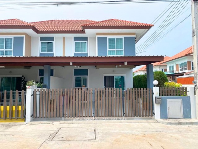 บ้านเช่าบ้านริมสวน  ใกล้นิคมอมตะหมู่บ้าน บ้านริมสวน ใกล้โรบินสัน ใกล้เซ็นทรัล ใกล้ทางด่วน ใกล้นิคมอมตะ   พร้อมเข้าอยู่ HR0087  3 bed 2 bath : ฿ 18,000/เดือน(สัญญาขั้นต่ำ 1 ปี)  2 ชั้น ขนาด 36 ตร.วา พื้นที่ใช้สอย 155 ตรม.ประกัน 2 เดือน + ล่วงหน้า 1 เดือน—————————————————สิ้งอำนวยคสามสะดวก-ทีวี-ตู้เย็น-เครื่องซักผ้า-อ่างอาบน้ำ-แอร์-ครัวครบชุด+ที่ดูดควัน+ถังแก๊ส-เครื่องทำน้ำอุ่น——————————