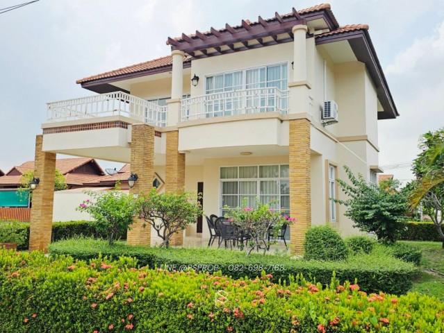 บ้านเช่าบางเเสน ใกล้แหลมทอง บางแสนMountain View International Residence Bangsaenใกล้ รร.สามมุกคริสเตียนวิทยา มหาวิทยาลัยบูรพา แหลมทอง บางแสน  พร้อมเข้าอยู่ HRS0080  3 bed 3 bath  2ชั้น         ฿ 25,000/เดือน(สัญญาขั้นต่ำ 1 ปี)         ราคาขาย 4,950,000 บาท  เนื้อที่ 82 ตารางวาประกัน 2 เดือน + ล่วงหน้า 1 เดือน————————————————— Fully Furnished & electrical appliances เฟอร์นิเจอร์ & เครื่องใช้ไฟฟ้าครบ-ทีวี-ตู้เย็น-ไมโครเวฟ-เครื่องทำน้ำอุ่น-เครื่องซักผ้า-�