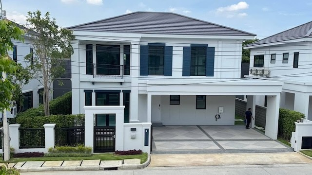 BH4313 บ้านเดี่ยวให้เช่า เศรษฐสิริ ดอนเมือง 4 ห้องนอน ใกล้สนามบินดอนเมืองและ Harrow International Schoolติดต่อ Agent คุณบัว Buaโทร 093-646-4597LINE ID Bua093สัญญา 1 ปี 110,000 บาทต่อเดือนสัญญา 2 ปี 105,000 บาทต่อเดือนสัญญา 3 ปี 90,000 บาทต่อเดือนให้เช่าบ้านเดี่ยวโครงการเศรษฐสิริ ดอนเมือง จากแสนสิริ บ้านใหม่ทำเลดีในย่านดอนเมือง ใกล้สนามบินดอนเมือง รถไฟฟ้าสายสีแดง สถานีดอนเมือง และ Harrow International School เหมาะสำหรับครอบครัวที่�