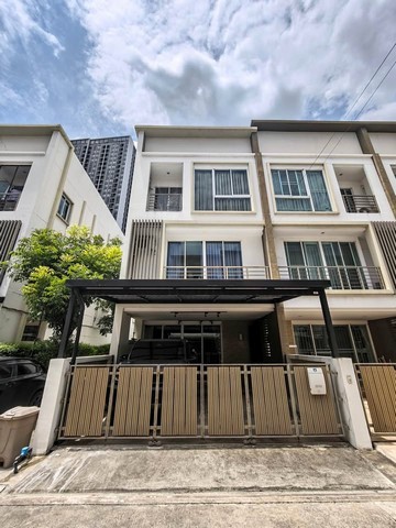 RTJ2327ให้เช่าโฮมออฟฟิศ 3ชั้น จดทะเบียนได้ใกล้เซ็นทรัล ลาดพร้าว, บิ๊กซี ลาดพร้าว ,โลตัส ลาดพร้าวLumpini Town Residence Ladprao Station ติด MRT ลาดพร้าว ซอยลาดพร้าว 21สนใจติดต่อคุณเจี๊ยบ092-851-6969Line: Keti2522 เนื้อที่22 ตารางวา พื้นที่ใช้สอยประมาณ 200 ตารางเมตร หน้ากว้าง 5.5 เมตร 4 ห้องนอน · 4 ห้องน้ำ 2ที่จอดรถราคาเช่า 55,000/เดือนที่ตั้งซ.ลาดพร้าว 21 แขวงจอมพล เขตจตุจักร กรุงเทพฯ 10900เฟอร์นิเจอร์ครบสิ่งอำนวยความสะดวก