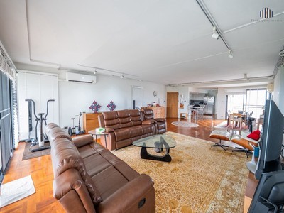 ห้องสวย ราคาดี!! ขายคอนโดธนาซิตี้ เพรสทีจ คอนโดมิเนียม (Thana City Prestige Condominium) 3 ห้องนอน 3 ห้องน้ำ เฟอร์ครบพร้อมอยู่ ขนาด 185.45 ตร.ม..TPI-3366.สามารถรับชมภาพ 360 องศาทุกมุมมองได้ที่ : https://360tour.thaipropertyinvestor.net/en/embed/xsEnH08Qq6.ที่ตั้งโครงการตำบลบางฉลอง อำเภอบางพลี จังหวัดสมุทรปราการ.รายละเอียดห้อง✅ ขนาด 185.45 ตร.ม.✅ อาคาร 5 ชั้น 12✅ 3 ห้องนอน✅ 3 ห้องน้ำ✅ 1 ห้องครัว✅ เฟอร์ครบพร้อมอยู่.รายละเอียดโครงการ✅ สระว่ายน้ำ�