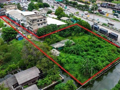 ที่ดินติดถนนกาญจนา!!! ขายฝาก ที่ดินเปล่าติดถนนกาญจนา เหมาะสร้าง บ้านอยู่อาศัยพร้อมทำธุรกิจภายในตัว พื้นที่ 493 ตรว ราคาพิเศษ!!.TPI-3364.ขายฝาก ที่ดินเปล่าติดถนนกาญจนา เหมาะสร้าง บ้านอยู่อาศัยพร้อมทำธุรกิจภายในตัว พื้นที่ 493 ตรว.ที่ตั้ง : บางแคเหนือแขวงบางแคเหนือ บางแค กรุงเทพมหานครGoogle Maps : https://maps.app.goo.gl/HLFuo4mCX8uZgJKX8..รายละเอียด✅ พื้นที่ดิน หน้ากว้างประมาณ 6 เมตร(ทางเข้าแปลง) ด้านใ