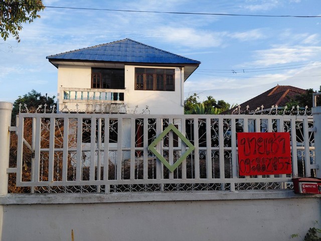 บ้านบางใหญ่ นนท์ ตร.วา  ราคาไม่ถึง 4 ล้าน…หาแบบนี้ยากแล้ว เบื่อบ้านโครงการที่พื้นที่น้อย จอดรถไม่พอบ้านหลังนี้ให้พื้นที่แบบอยู่สบาย ทำธุรกิจก็ได้ อยู่อาศัยก็ดี บ้านเดี่ยว 2 ชั้นบางใหญ่ จ.นนทบุรี บ้านแบบนี้ พื้นที่เยอะ ราคานี้ มีไม่บ่อย ขายเพียง 3.9 ล้านบาท ให้เช่าเพียง 15,000 บาทอย่าพลาด แหล่งเจริญมาก ใกล้โครงการ MIX USED บางใหญ่ ที่ดิน 100 ตารางวา 5 ห้องนอน 2 ห้องน้ำโถงใ