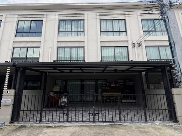 ให้เช่าทาวน์โฮม 3ชั้น โครงการ PATIO งามวงศ์วาน - ประชาชื่น สภาพใหม่ พร้อมเข้าอยู่** Agent **ติดต่อ คุณบิว : 081 252 3279 ID line: 061 787 9691แอดไลน์กดที่ลิงค์นี้ได้เลยครับ : https://line.me/ti/p/SR5Ehdv_q-ติดต่อ คุณปอ : 061 619 8565ID line: 061 619 8565แอดไลน์กดที่ลิงค์นี้ได้เลยครับ : https://line.me/ti/p/zu0mm-ozFX** รหัส BT373ราคา 30,000 บาท/เดือน ประกัน 2 เดือน + ล่วงหน้า 1 เดือน สัญญาขั้นต่ำ 1 ปีทาวน์โฮม 3 ชั้น โครงการ PATIO งามวงศ์วาน - ประชาชื่น• พื้นที่ใช้สอยประมาณ 