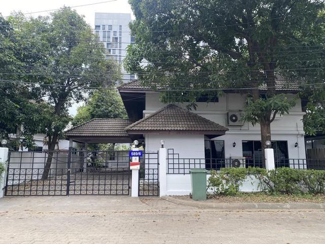 ให้เช่าบ้านเดี่ยว 2 ชั้น ถนนประชาอุทิศ ใกล้เลียบด่วนรามอินทรา จดทะเบียนบริษัทได้ราคาเช่า 90,000 บาท / เดือน ( สัญญาขั้นต่ำ 3 ปี ประกัน 2 เดือน ล่วงหน้า 1 เดือน )ที่ตั้ง ถนนประชาอุทิศ แขวงวังทองหลาง เขตวังทองหลาง กรุงเทพมหานคร 10310ติดต่อ : คุณภัสพงณ์ 0634098164Line : deedee23https://www.facebook.com/profile.php?id=61581484955548 เนื้อที่ 140 ตารางวา พื้นที่ใช้สอย 390 ตารางเมตร จำนวน 2 ชั้น 12 ห้องอเนกประสงค์ 6 ห้องน้ำ มี 1 ห้องครัว 