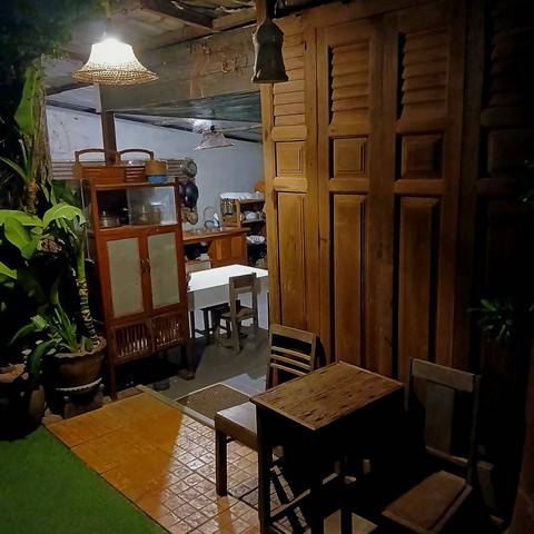 ให้เช่าบ้าน สถานที่ถ่ายทำ ทุกประเภท เช่น หนัง ละคร MV โฆษณา หนังสั้น คอนเท้นท์ และงานทุกประเภท  บ้านไม้ สวยตกแต่งแล้ว บ้านไม้สวยวิวทุ่งนา ย่านไทรน้อยบรรยากาศดีธรราชาติอากาศปลอดโปร่ง เย็นสบาย วิวดี ฟินสุดสุด อยู่แถวไทรน้อย สามารถตกลงและพูดคุยได้ เคยเป็นสถานที่ถ่ายทำหนัง ละคร และอื่นๆ มาก่อน สามารถนำเฟอร์หรืออุปกรณ์ตกแต่งเข้ามาได้สนใจ โทร/line :  0855608433                 096882
