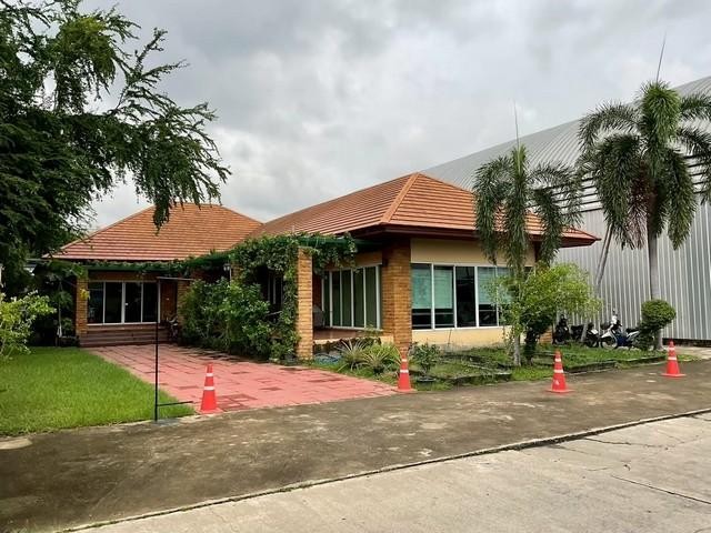 ให้เช่าอาคารสำนักงานพร้อมใช้งาน 250 ตร.ม. ไฟ 3 เฟส ใกล้สนามบินดอนเมืองติดต่อ:: ชยา โทร/ID Line:: 0942823961Link Line:: https://line.me/ti/p/3xFA1An8Kcรหัส# T26-1099อาคารสำนักงานพร้อมใช้งาน วิภาวดีรังสิต (ระหว่างวิภาวดีรังสิต 64 และ 62)• อาคารชั้นเดียว ใช้งานสะดวก• พื้นที่ใช้สอย 250 ตร.ม.• หน้ากว้างอาคาร 13 เมตร• ลึก 25 เมตร• 2 ห้องน้ำ ( ห้องน้ำชาย 1 ห้อง, ห้องน้ำหญิง 1 ห้อง)• ระบบไฟฟ้า 3 เฟส รองรับการใช้งานเชิงธุรกิจ• รปภ. ดู�