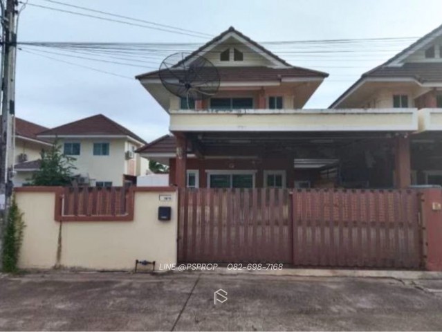 บ้านเช่าชลบุรี ใกล้ เซ็นทรัลชลบุรี เพียง 5 นาทีหมู่บ้าน ณิชาวิลล์ใกล้ตลาดไฟฟ้า โรงพยาบาลสมิติเวช โรงพยาบาลชลบุรี  พร้อมเข้าอยู่ HR0095  3 bed 2 bath : ฿ 20,000/เดือน(สัญญาขั้นต่ำ 1 ปี)  2 ชั้น ขนาด 40 ตร.วา ประกันค่าน้ำ-ไฟ 5,000 บาทประกัน 2 เดือน + ล่วงหน้า 1 เดือน—————————————————Fully Furnished & electrical appliances เฟอร์นิเจอร์ & เครื่องใช้ไฟฟ้าครบ• แอร์ 4 ตัว ครบทุกห้อง• ตู้เย็น 1 เครื่อง• ทีวี 55 นิ้ว 1 เครื่อง�