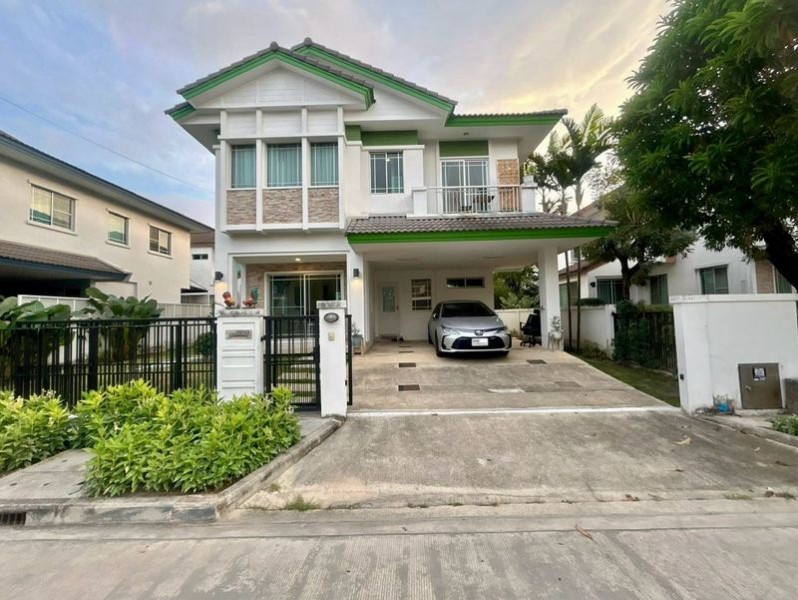 For rent #ให้เช่าบ้านเดี่ยว2ชั้น / 2-Storey Detached house#หมู่บ้านมัณฑนาอ่อนนุชวงแหวน2 #ใกล้สนามบินสุวรรณภูมิ Rent fee (ต่อรองได้)THB 50,000 for 12 month contractTHB 60,000 for 6 month contractTHB 70,000 for 3 month contractยินดีรับต่างชาติ Foreigner welcomeยินดีรับสัตว์เลี้ยง Pets allowedยินดีให้จดทะเบียนบริษัทหรือทำเป็น Home office ได้ (ไม่รวมภาษี…)รายละเอียดบ้าน Manthana Onnut - Wongwaen 23+1 ห้องนอน Bed room  3 ห้องน้ำ Bath room 1 ห้องรับแขก Living room 1 ห้องอเนกประสงค์ 1 ห้องครัว Kitchen room- พื้นที่ Using area รวม 200 ต�