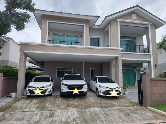 ให้เช่า - ขายบ้านเดี่ยว 2 ชั้น 91 ตร.ว. 4 ห้องนอน ลัดดารมย์ วงแหวน-รามอินทรา ใกล้แฟชั่นไอส์แลนด์*** ราคาเช่า 70,000 บาท/เดือน  สัญญา 1 ปี (3 ปีขึ้นไป 65,000/เดือน) *** ราคาขาย 12.9 ล้านบาท (ค่าโอนคนละครึ่ง)  ติดต่อ:: ชยา โทร/ID Line:: 0942823961Link Line:: https://line.me/ti/p/3xFA1An8Kcรหัส# T26-1214 บ้านเดี่ยว 2 ชั้น ลัดดารมย์ วงแหวน-รามอินทรา ใกล้แฟชั่นไอส์แลนด์๐ ที่ดิน 91 ตร.ว. แบบบ้าน Boston๐ พื้นที่ใช้สอย 332 ตร.ม. ๐ 4 ห้องนอนหลัก (ข้างบน 3 ห้อง �