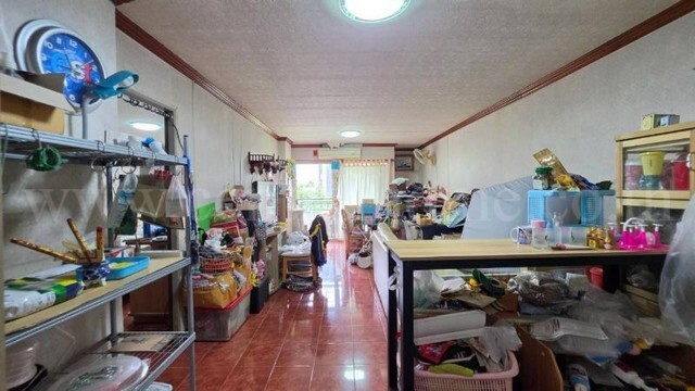 รหัสทรัพย์ N1483คอนโด บ้านชมดาว สุขุมวิท 77 ซ.อ่อนนุช21/1 ทำเลดี ราคาถูก เดินทางสะดวกที่ตั้ง : ถนนสุขุมวิท 77 (อ่อนนุช) แขวงสวนหลวง เขตสวนหลวง กรุงเทพมหานคร 10250รายละเอียดทรัพย์- พัฒนาโครงการโดย บริษัท เอฟ อี พร็อพเพอร์ตี้ จำกัด- คอนโด Low Rise 8 ชั้น 2 อาคาร- ห้องอยู่ที่ ชั้น 3 อาคาร B เนื้อที่ 63.66 ตร.ม.- 2 ห้องนอน 2 ห้องน้ำ 1ห้องนั่งเล่น 1 โซนครัว- แอร์ 2 ตัว, เครื่องทำน้ำอุ่น 2 ตัว, อ่างอาบน้ำ- 