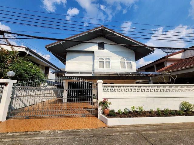 ให้เช่าบ้านเดี่ยว 2 ชั้น 60 ตร.ว. ย่านห้วยขวาง ซอยประชาราษฏร์บำเพ็ญ 17 ใกล้ MRT ห้วยขวาง