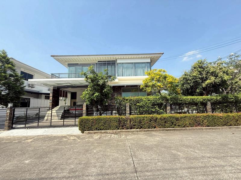 H.579ขายบ้านเดี่ยว perfect place เเจ้งวัฒนะ เนื้อที่ 81.1 ตร.ว. หลังมุมที่ตั้ง บางตะไนย์ ปากเกร็ด นนทบุรี 11120รายละเอียด-3 ห้องนอน 3 ห้องน้ำ-บ้านหลังมุม-ใกล้สวน-จอดรถ 2คันสิ่งอำนวยความสะดวก- คลับเฮ้าส์หรู - สระว่ายน้ำระบบเกลือ -ฟิตเนส -สนามเด็กเล่น - บึงพักผ่อนขนาดใหญ่ -ระบบรักษาความปลอดภัย 24 ชม. พร้อมกล้องวงจรปิดสถานที่ใกล้เคียง- ใกล้ถนนแจ้งวัฒนะ และถนนราชพฤกษ์ - ใกล้โรงเรียนนาน