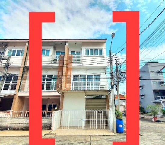 BH4344 ให้เช่าทาวน์โฮม 3 ชั้น บ้านโฮมอินทาวน์ พหลโยธิน 73 ทำเลติดถนนใหญ่&nbsp;ติดต่อ Agent คุณบัว BuaTel 093 646 4597LINE ID Bua093ค่าเช่า 25,000 บาทต่อเดือนบ้านหัวมุมหน้าโครงการ เดินทางสะดวก ใกล้รถไฟฟ้าสายสีเขียว สถานี คปอ เหมาะสำหรับครอบครัวที่ต้องการบ้านเช่าใกล้รถไฟฟ้า ทางด่วน สนามบินดอนเมือง และแหล่งช้อปปิ้งย่านรังสิตรายละเอียดบ้านทาวน์โฮม 3 ชั้นบ้านหัวมุมหน้าโครงการที่ดิน 20 ตารางวา�