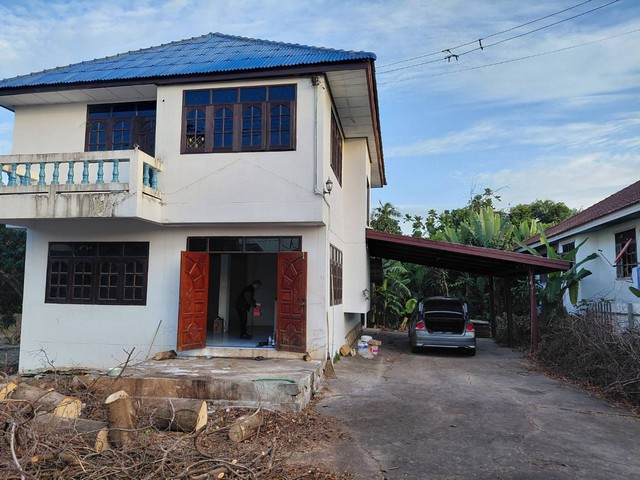 บ้านบางใหญ่ นนท์ ตร.วา  ราคาไม่ถึง 4 ล้าน…หาแบบนี้ยากแล้ว เบื่อบ้านโครงการที่พื้นที่น้อย จอดรถไม่พอบ้านหลังนี้ให้พื้นที่แบบอยู่สบาย ทำธุรกิจก็ได้ อยู่อาศัยก็ดี บ้านเดี่ยว 2 ชั้นบางใหญ่ จ.นนทบุรี บ้านแบบนี้ พื้นที่เยอะ ราคานี้ มีไม่บ่อย ขายเพียง 3.9 ล้านบาท ให้เช่าเพียง 15,000 บาทอย่าพลาด แหล่งเจริญมาก ใกล้โครงการ MIX USED บางใหญ่ ที่ดิน 100 ตารางวา 5 ห้องนอน 2 ห้องน้ำโถงใ