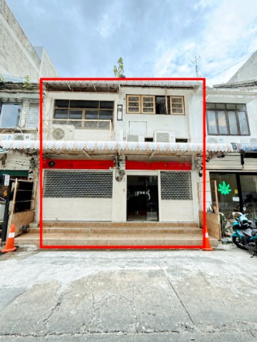 เจริญกรุง บางรัก  ให้เช่าอาคารพาณิชย์ 2 คูหาติดกัน  69,999 บาท/เดือน 42 ตร.วสีลม สาทร โรงแรมแชงกรี-ลา 350ตรม. ทำเลโดดเด่น ตรงข้าม Sarnies Bangkok BTS สะพานตากสิน 400 ม. เซ็นทรัลบางรัก 300 ม.สถานศึกษา โรงพยาบาล และศูนย์การค้าชั้นนำ เหมาะร้านอาหาร คาเฟ่ Bakery Retail Lifestyle Store Showroom Gallery Studio และธุรกิจหลากหลายประเภท เดินทางสะดวก เชื่อมต่อถนนหลัก รถไฟฟ้า และริมแม่น้ำเจ้าพระยาCharoen Krung BangRak Shangri-La hotel Silom Sathorn Two adjacent commercial buildings fo