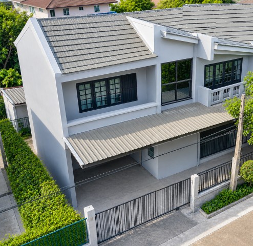 พหลโยธิน 49-57 ทาวน์โฮม 2 ชั้น 3 ห้องนอน 3 ห้องน้ำ ใกล้ MRT กรมทหารราบที่ 11 เพียง 326 ม. 24,998B-M. BTSวัดพระศรีมหาธาตุ 650 ม.  33 ตร.ว. 160 ตร.ม. ติดถนนพหลโยธิน ทำเลเด่น เหมาะอยู่อาศัยหรือโฮมออฟฟิศPhaholyothin 49-57 Two Story Townhome 3Beds 3Baths 24,998B-M. BTS WatPhrasi 650m. and Wat Phra Si Mahathat 450 m. Land area 33 sq.wa. Usable area 160 sq.m. near MRT 11th Infantry Regiment only 326 m.  Prime location on Phahonyothin Road, suitable for residence or home officeถนนพหลโยธิน ซอยพหลโยธิน 49-57 แขวงอนุสาวรีย์ เขตบางเขน กรุงเทพมหานครขนาด 33 ตร.ว. 160 ตร.ม.Land Area 33 sq.wa. Usable Area 160 sq.m.