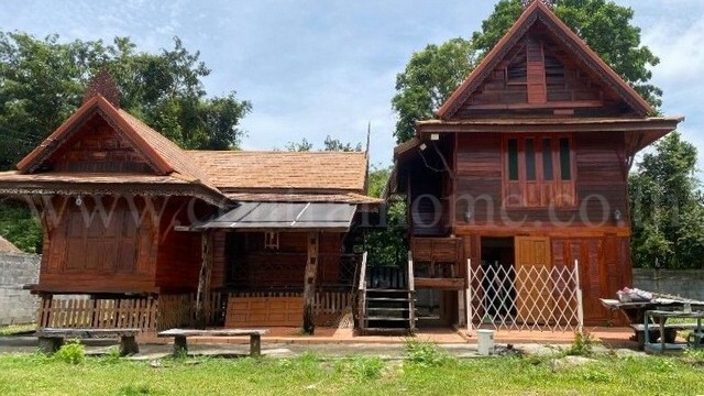 รหัสทรัพย์ : N1611บ้านเดี่ยว ทับมา เนื้อที่ 227 ตร.ว. ถูกสุดในโครงการที่ตั้ง : ถนนทับมา-บ้านแลง ตำบลทับมา อำเภอเมืองระยอง จังหวัดระยอง 21000รายละเอียดทรัพย์- บ้านเดี่ยว 2 ชั้น ขนาดพื้นที่ 227 ตารางวา พื้นที่ใช้สอย 140 ตารางเมตร- 2 ห้องนอน, 2 ห้องน้ำ, 1 ห้องพระ, 1 ห้องรับแขก, 3 ที่จอดรถ&nbsp;- หน้าบ้านหันทางทิศเหนือสถานที่และทำเลใกล้เคียง&nbsp;- การเดินทางเชื่อมต่อถนนสาย 36 , ถนนระยอง-ชลบุรี �