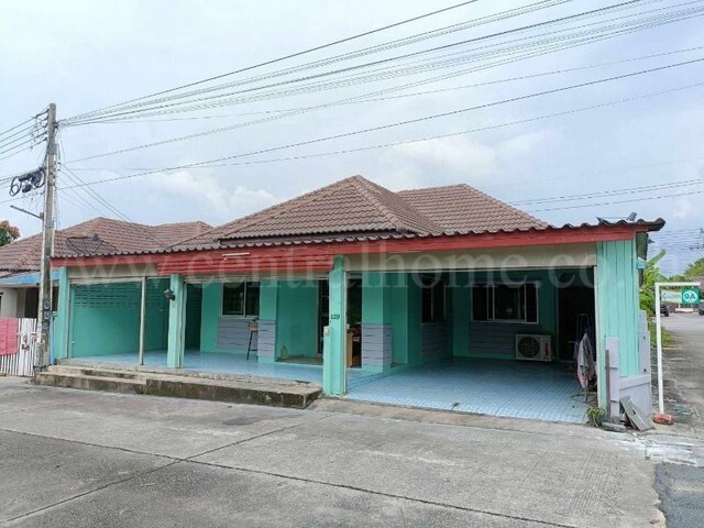 รหัสทรัพย์ : 7329บ้านเดี่ยว หมู่บ้าน สมาร์ทแลนด์ มาบยางพร ปลวกแดง ระยอง &nbsp;เนื้อที่ 55 ตรว. ถูกสุดในโครงการที่ตั้ง : ถนนมาบยางพร-ปลวกแดง ตำบล มาบยางพร อำเภอปลวกแดง จังหวัดระยอง 21140รายละเอียดทรัพย์- บ้านเดี่ยว ชั้นเดียว ขนาดพื้นที่ 55 ตารางวา พื้นที่ใช้สอย 220 ตารางเมตร- 3ห้องนอน, 3ห้องน้ำ, 1 ห้องรับแขก, 1 ห้องครัว, 1ที่จอดรถ&nbsp;- แอร์ 4เครื่อง, ปั๊มน้ำ+แทงค์น้ำ 1 ชุด&nbsp;- หน้าบ้านหันท