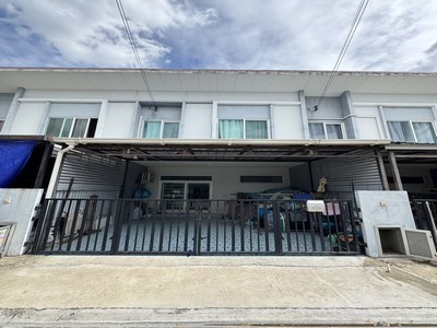 สภาพบ้านดี ขายถูกมาก! ทาวน์โฮม คาซ่า ซิตี้ วัชรพล - เพิ่มสิน (Casa City Watcharapol - Permsin) เดินทางสะดวกใกล้ทางด่วน และสนามบินดอนเมือง.TPI-3404.ที่ตั้ง : ถนนเพิ่มสิน แขวงออเงิน เขตสายไหม กรุงเทพฯ.รายละเอียด :✅ ขนาด 18.5 ตร.วา✅ พื้นที่ใช้สอย 110 ตร.ม✅ 3 ห้องนอน 2 ห้องน้ำ✅ เครื่องปรับอากาศ 3 เครื่อง.จุดเด่นโครงการ✅ ใกล้จุดขึ้นลง ทางด่วน สุขาภิบาล 5✅ ใกล้จุดขึ้นลง ทางด่วน จตุโชติ.ขายถูกมาก ราคาดีส