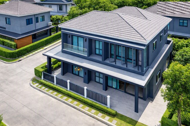 บ้านเดี่ยวหลังหัวมุม ติดถนนหลัก ให้เช่า 4 นอน โรบินสัน ราชพฤกษ์ 2 กม.-แจ้งวัฒนะ 4 น้ำ 60 ตร.วา. 350ตร.ม. 29,998B-M. ใกล้วิลเลจ ฮับ ราชพฤกษ์ 2 กม.บ้านใหม่ พร้อมเฟอร์ฯครบ ทำเลดี เดินทางสะดวก และมีความเป็นส่วนตัว ใกล้โรบินสันไลฟ์สไตล์ ราชพฤกษ์ 2 กม.รพ.สถานศึกษา ตลาด เชื่อมต่อถนหลักหลายสายcorner house for rent 4bed Robinson Ratchaphruek 2km.-Chaengwattana detached 4bath land 60sq.wa. 350sq.m. new house fully furnished private and peaceful near Village Hub Ratchaphruek 2 km. and Robinson Lifestyle Ratchaphruek 2 km. convenient transportation w
