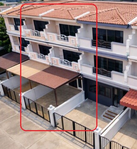 ทาวน์โฮม 3 ชั้น 5นอน มิสทีน MRT สายสีส้ม สถานีราษฎร์พัฒนา 1.9 กม. 5 ห้องน้ำ ใกล้ปั๊ม PT สะพานสูง 1 และบางจาก   22 ตร.ว.  250 ตร.ม. พร้อม 3 แอร์ เช่าเพียง 11,999 บาทต่อเดือน ขายเพียง 2.45 ล้านบาท ลด 50%3Storey Townhome with 5Beds Mistine RatPhatthana MRT Station 1.9 km  5Baths near PT SaphanSung Bangchak close to the Orange Line  away offering 22sq.wah of land and 250sq.m. usable area with 3 air conditioners. For rent 11,999 baht per month or sale 2.45 million bahtรามคำแหง วงแหวน กรุงเทพกรีฑา2 ร่มเกล้าถนนราษฎร์พัฒนา แขวงราษฎร์พัฒนา เขตสะพานสูง กรุงเทพมหานคร3S