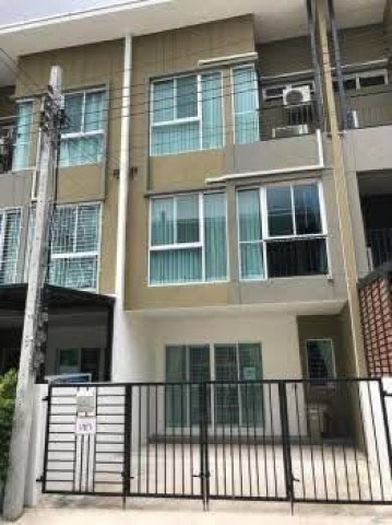 ให้เช่าทาวน์โฮม 3 ชั้น 3 ห้องนอน เบล็สทาวน์ Bless Town รามอินทรา 127 บ้านใหม่สวยมาก ใกล้รถไฟฟ้าสายสีชมพูติดต่อ:: ชยา โทร/ID Line:: 0942823961Link Line:: https://line.me/ti/p/3xFA1An8Kcรหัส# T26-1135ทาวน์โฮม 3 ชั้น (เบล็สทาวน์) Bless Town รามอินทรา 127 บ้านใหม่สวยมาก๐ ขนาด 25 ตรว.๐ 3 ห้องนอน 3 ห้องน้ำ๐ บ้านหน้ากว้าง 5 เมตร๐ จอดรถได้ 3 คัน (ในบ้าน 2 คัน หน้าบ้าน 1 คัน )๐ ชั้น 1 ห้องรับแขกกว้าง พร้อมชุดโซฟา ห้องครัว ห้องเก็บของ ห้องน้ำ และ ลาน�