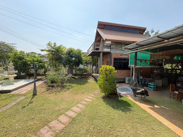 #ขายบ้าน 2 หลังพร้อมที่ดิน เขตเทศบาลเมือง จังหวัดบุรีรัมย์ วิวเขากระโดง เนื้อที่ 120 ตารางวา (โฉนดครุฑแดง)#รายละเอียด4 ห้องนอน 3 ห้องน้ำ - บ้าน476 หมู่9 ต.เสม็ด อ.เมือง จ.บุรีรัมย์, เทศบาลเมืองบุรีรัมย์ 31000เขตเทศบาลขายบ้านพร้อมที่ดิน เจ้าของขายเองค่ะ บ้าน 2 หลัง ข้างบนมีระเบียงวิวสวยมองเห็นพระเขากระโดงใกล้สนามช้างอารีน่าใกล้ศูนย์ราชการ โรงพยาบาลค่าย โรงพยาบาลบุรีร