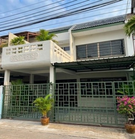 RT02255 ทาวน์โฮม 2 ชั้น  2ห้องนอน 2 ห้องน้ำ 1 ห้องนั่งเล่นขนาดใหญ่ ซอยสาธุประดิษฐ์ 15 พระราม 3ทาวน์เฮ้าส์ 2 ชั้น ทำเลใจกลางเมือง ย่านสาทร-พระราม 3ที่ตั้ง  สาธุประดิษฐ์ 15 แขวงช่องนนทรี เขตยานนาวา กรุงเทพมหานคร 10120 ขนาด 30 ตร.ว. ฟังก์ชันครบ: 2 ห้องนอน 2 ห้องน้ำ (ชั้นล่าง/บน) 1 ห้องนั่งเล่นขนาดใหญ่  1 ห้องเก็บของ  1 ห้องครัว ติดแอร์ทุกห้อง จอดรถได้ 2 คันราคาเช่า: 32,000 บาท/เดือน สัญญาขั้นต่ำ 1 �