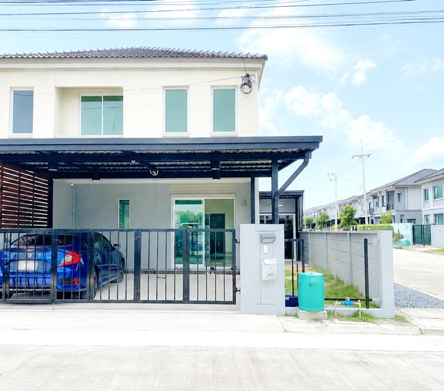 วงแหวน ลำลูกกา-คลอง5 100ม. 3นอน 2น้ำ ตลาดมารวย หทัยราษฎร์ 54  บ้านหัวมุมในโครงการ 7-11 400ม. บ้าน 2 ชั้น ต่อเติมเต็มพื้นที่หน้าและหลัง 135 ตร.ม. 32 ตร.ว. เช่าเริ่ม 9,999-10999บาทต่อเดือน Maruay Market Hathairat54 3Bed 2Bath Corner Townhome Wongwaen Lamlukka Klong 5 Traiphat School 60 m and 7 Eleven 400 m. Two storey home with front and rear extensions 135 sq.m. usable area on 32 sq.wah land. For rent from 9,999 THB per month or for sale at 3.7 million THBถนนเทศบาล 1 ตำบลบึงคำพร้อย อำเภอลำลูกกา จังหวัดปทุมธานี 12150ขนาดที่ดิน 32 ตร.วาพื้นที่ใช้สอย 135 ตร.ม.Land size 32 sq.wahUsable 