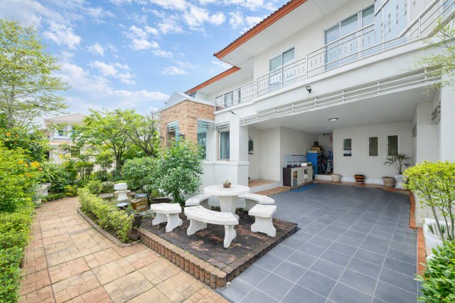 บ้านเดี่ยว 2ชั้น 4-5นอน จดทะเบียนได้ บางบอน5  ซอย3-9 ราคาเช่า 35,998 B-M เพชรเกษม เอกชัย ครึ่งไร่ 4 น้ำ ใกล้รพ.หลวงพ่อทวีศักดิ์ชุตินธโร 1 กม.ตลาดคุณนาย 1.9 กม. พื้นที่ 205 ตร.ว.พื้นที่ใช้สอย 820 ตร.ม.พร้อมสวนส่วนตัวขนาดใหญ่ และสำนักงานหรูชั้น 1 ตกแต่งครบ รองรับการอยู่อาศัย ทำโฮมออฟฟิศ และจดทะเบียนบริษัท ทำเลเดินทางสะดวก รายล้อมด้วยแหล่งชุมชน ตลาด สถานศึกษา และแหล่งไลฟ์สไตล์2-story house 