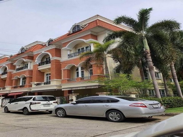 ให้เช่า ทาวน์โฮม 3 ชั้น โครงการ คาซ่า ซิตี้ Casa City ลาดพร้าว ซอยโยธินพัฒนาการ3 นวมินทร์111 โพธิ์แก้ว** Agent **ติดต่อ คุณบิว : 081 252 3279 ID line: 061 787 9691แอดไลน์กดที่ลิงค์นี้ได้เลยครับ : https://line.me/ti/p/SR5Ehdv_q-ติดต่อ คุณปอ : 061 619 8565ID line: 061 619 8565แอดไลน์กดที่ลิงค์นี้ได้เลยครับ : https://line.me/ti/p/zu0mm-ozFX** รหัส BT412ราคา 35,000 บาท/เดือน- ทาวน์โฮม 3 ชั้น หลังมุม โครงการ คาซ่า ซิตี้ Casa City ลาดพร้าว - ขนาดที่ดิน 40 ตารางวา- ขนาดพื้นที่ใช้สอย 200 ตร�