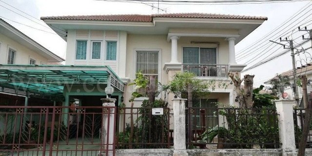 รหัสทรัพย์ : N1277บ้านเดี่ยว 2 ชั้น พฤกษา วิลเลจ 1 ลำลูกกา หลังมุม พร้อมอยู่ ขายถูกที่ตั้ง : ถนนลำลูกกา ตำบลบึงคำพร้อย อำเภอลำลูกกา ปทุมธานี 12150รายละเอียดทรัพย์- บ้านเดี่ยว 2 ชั้น ขนาดเนื้อที่ 51 ตารางวา พื้นที่ใช้สอย 210 ตารางเมตร- 3 ห้องนอน, 2 ห้องน้ำ, 1 ห้องครัว, 1 ห้องรับแขก, 2 ที่จอดรถ- พื้นชั้นล่างกระเบื้อง พื้นชั้นบนลามิเนต- ต่อเติมพื้นที่จอดรถ- สภาาพบ้านพร้อมอยู่ ถนนกว้า�