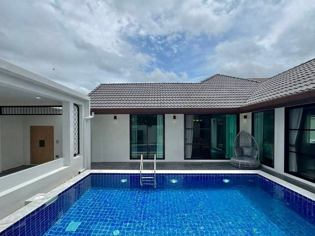 ลดราคาพิเศษเหลือเพียง 7.9 ล้าน 100 ตรว. #หมู่บ้านวังตาล #หางดง – #สันผักหวาน บ้านสวยทำเลคุณภาพ บนที่ดินขนาดใหญ่ บรรยากาศร่มรื่น เป็นส่วนตัว พร้อมพื้นที่ใช้สอยกว้างขวาง ใกล้เมืองและสิ่งอำนวยความสะดวกรายละเอียดที่ดิน 100 ตารางวาพื้นที่ใช้สอย 230 ตารางเมตร3 ห้องนอน 3 ห้องน้ำ2 ที่จอดรถสิ่งอำนวยความสะดวกภายในโครงการสระว่ายน้ำส่วนกลางสโมสรฟิตเนสสวนสาธารณะและพื้นที�