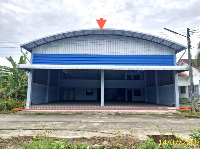 ขาย บ้านเดี่ยว/ทาวน์เฮ้าส์/คอนโด โกดัง นครศรีธรรมราช ถนน กะโรม (ทล.4016) ตำบล โพธิ์เสด็จ อำเภอ เมืองนครศรีธรรมราช จังหวัด นครศรีธรรมราช  ราคาโปรโมชั่น  2,400,000    บาท    ลดจาก  3,303,000    บาท ราคาโปรโมชั่นตั้งแต่วันที่ 1 กรกฎาคม 2569 – 30 กันยายน 2569  รายละเอียดทรัพย์ -  เนื้อที่ 75.30  ตารางวา  พื้นที่ใช้สอย 297.60 ตร.ม. -  บ้านหันไปทางทิศ ตก  พิกัดทรัพย์ : https://maps.app.goo.gl/uahD7QuzMchW2om8A  สถานที่ใกล้เคียง   -PTT Station ปตท.โพธ