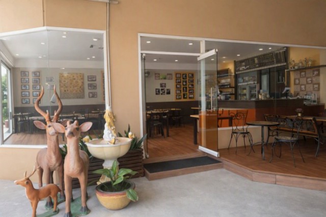 ให้เช่าพื้นที่ร้านค้า BTSเซนต์หลุยส์ 723ม.นราธิวาส 2-10 60 ตร.ม. 1นอน 1น้ำ เหมาะทำร้านอาหาร คาเฟ่ สำนักงาน หรือธุรกิจหน้าร้าน เดินทางสะดวก ใกล้เซนต์หลุยส์ 1.1 กม. สถานศึกษา โรงพยาบาล ศูนย์การค้าหลายแห่ง และแหล่งธุรกิจสำคัญย่านสาทร 24,998 บาท/เดือน อัสสัมชัญประถม สาทร9-15 ABAC ยานนาวา shop and office space 60 sq.m. for rent BTS Saint Louis 723m. Assumption Primary School Sathorn 9-15 ABAC Yannawa Narathiwat 2-10.  1 bed 1 bath in the heart of Sathorn Suitable for restaurants cafes offices or retail businesses Convenient location close to Saint Louis