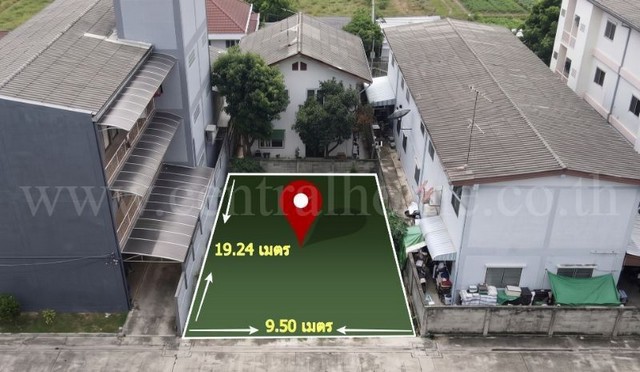 รหัสทรัพย์ : N1297ที่ดินเปล่า ซอย บ้านประดับศุข ใกล้โรบินสันศรีสมาน ทำเลดี ราคาถูกที่ตั้ง&nbsp;: ซอย ประดับศุข ตำบลบ้านใหม่ อำเภอปากเกร็ด จังหวัดนนทบุรี 11120รายละเอียดทรัพย์- เนื้อที่ดิน 50 ตารางวา หน้ากว้าง 9.50 เมตร ความลึก&nbsp;19.24 เมตร&nbsp;- ทำเลดีมาก เดินทางสะดวก เข้าออกได้หลายเส้นทาง- หน้าที่ดินหันไปทางทิศตะวันออกเฉียงใต้ทำเลและสถานที่ใกล้เคียง- โรบินสัน ไลฟ์สไตล์ ศรีสม