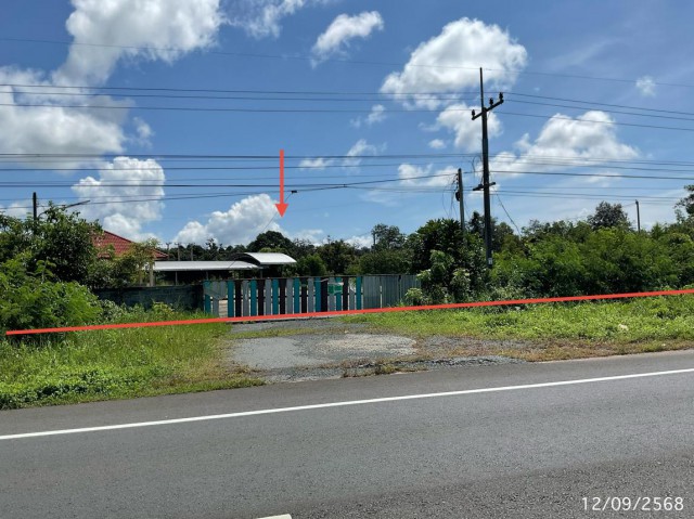 ขาย บ้านเดี่ยว/ทาวน์เฮ้าส์/คอนโด โกดัง ยโสธร   ถนน แจ้งสนิท (ทล.23) ตำบล ดงแคนใหญ่ อำเภอ คำเขื่อนแก้ว จังหวัด ยโสธร  ราคาโปรโมชั่น   12,168,000   บาท    ลดจาก   15,218,00   บาท ราคาโปรโมชั่นตั้งแต่วันที่ 1 กรกฎาคม 2569 – 30 กันยายน 2569  รายละเอียดทรัพย์ -  เนื้อที่ 7-0-0.00 ไร่  พื้นที่ใช้สอย 336 ตร.ม.  พิกัดทรัพย์ : https://maps.app.goo.gl/ufi6nnMBcK337aAE7  สถานที่ใกล้เคียง   -โรงพยาบาลคำเขื่อนแก้ว -โรงเรียนคำเขื่อนแก้วชนูปถัมภ์ -PTT S