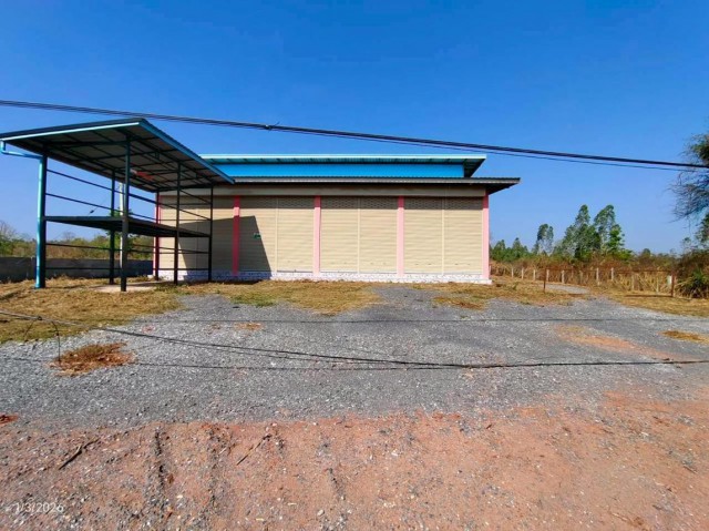 ขาย บ้านเดี่ยว/ทาวน์เฮ้าส์/คอนโด โกดัง หนองบัวลำภู  ถนน สายแยกทล.228-บ้านสร้างเสี่ยน (นภ.3003) ตำบล บ้านพร้าว อำเภอ เมืองหนองบัวลำภู จังหวัด หนองบัวลำภู  ราคาโปรโมชั่น   6,072,000   บาท    ลดจาก   8,608,000   บาท ราคาโปรโมชั่นตั้งแต่วันที่ 1 กรกฎาคม 2569 – 30 กันยายน 2569  รายละเอียดทรัพย์ -  เนื้อที่ 2-0-57.00 ไร่  พื้นที่ใช้สอย 464 ตร.ม. -  1 ห้องนอน 1 ห้องน้ำ   พิกัดทรัพย์ : https://maps.app.goo.gl/E7WMdnr3zP7Fn4AR7  สถานที่ใกล้เคียง   -โร�