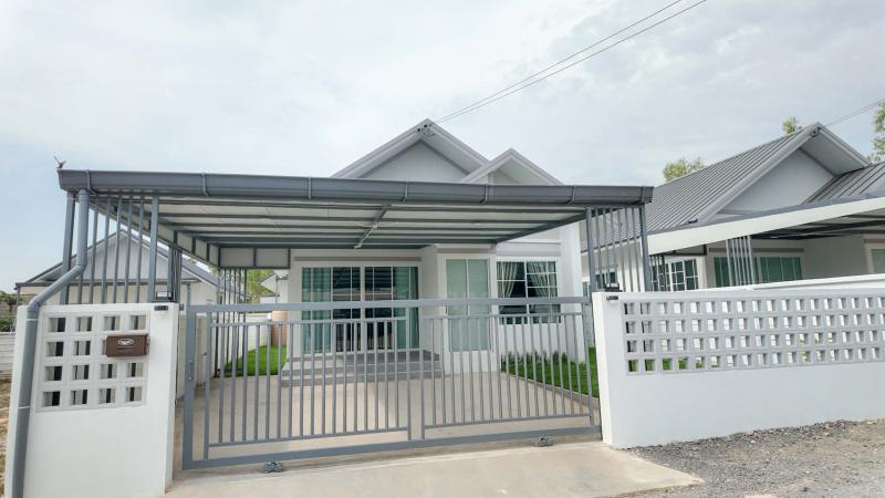 ขายบ้านเดี่ยว พร้อมอยู่ ทำเลดี บางละมุง ที่ตั้ง : ตำบลคะเคียนเตี้ย อำเภอบางละมุง จังหวัดชลบุรี 20150ขนาดพื้นที่ : 51 ตร.ว.รายละเอียดขายบ้านเดี่ยว บ้านใหม่พร้อมของแถมครบแบบนี้ หาได้ยากในงบ 2 ล้านต้น ๆ รีบจองก่อนพลาดโอกาสดี ๆ บ้านสวยพร้อมอยู่ ราคาคุ้มที่สุดในย่านนี้ ทำเลเงียบสงบ เดินทางสะดวก ใกล้พัทยา ใกล้แหล่งชุมชน และถนนสายหลัก- 2 ห้องนอน- 2 ห้องน้ำ- จอดรถได้ 2 คัน-