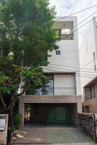 ให้เช่าบ้านเดี่ยว 4 ชั้น 750 ตร.ม.4 ห้องนอน ย่านอารีย์ พญาไท ราชครู พร้อมสระว่ายน้ำส่วนตัว เฟอร์บางส่วน ใกล้ BTSอารีย์ กระทรวงการคลัง เหมาะอยู่อาศัยและทำโฮมออฟฟิศ*** ราคาเช่า 220,000 บาท / เดือน ติดต่อ:: ชยา โทร/ID Line:: 0942823961   Link Line:: https://line.me/ti/p/3xFA1An8Kcรหัส# KO1071บ้านเดี่ยว 4 ชั้น ย่านอารีย์ พญาไท ราชครู ใกล้ BTSอารีย์ กระทรวงการคลัง ๐ เนื้อที่ 79 ตารางวา ๐ พื้นที่ใช้สอย 750 ตารางเมตร๐ 4 ห้องนอน (มีห้องน�