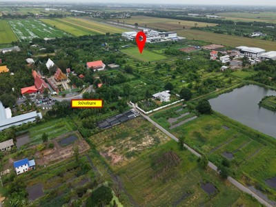 ที่ดินแปลงนี้มีอนาคต!! ใกล้วงแหวนรอบ3 ใกล้โครงการเรนวูดปาร์ค ขายที่ดิน 8 ไร่ ทำเลดี ราคาดี ลำลูกกา คลอง10 ปทุมธานี เหมาะทำโครงการขนาดเล็ก หรือเก็บลงทุน  .TPI-3425.ที่อยู่:  ใกล้วัดป่าเจริญราช ถนน 3009  ต.บึงทองหลาง อ.ลำลูกกา จังหวัดปทุมธานีhttps://maps.app.goo.gl/3gVbeCtsALa4An3J9.รายละเอียด  ✅ ที่ดิน เนื้อที่ 8 ไร่ 84 ตารางวา (3,284 ตร.ว.) ✅ ผังเมืองสีเขียว หน้ากว้าง 160 เมตร ลึก 80 เมตร ✅ แปลงโดดเด่นทำเลใกล้เมก
