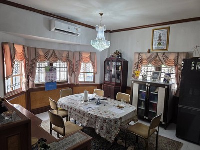 ขายบ้านเดี่ยว ทิพย์นคร ประชาอุทิศ 76 | 94.30 ตร.ว. บ้านใหญ่ พื้นที่กว้าง ร่มรื่นบ้านเดี่ยว 2 ชั้น หมู่บ้านทิพย์นคร (สวนธน) ประชาอุทิศ 76 บนที่ดิน 94.30 ตร.ว. พร้อม 3 ห้องนอน 3 ห้องน้ำ ห้องแม่บ้านพร้อมห้องน้ำ และพื้นที่รอบบ้านกว้าง เหมาะสำหรับครอบครัวที่ต้องการ “บ้านหลังใหญ่และพื้นที่จริง” สำหรับอยู่อาศัยระยะยาว.TPI-3421.ที่ตั้ง : หมู่บ้านทิพย์นคร ซ.ประชาอุทิศ 76 แขวงทุ่งครุ เขตท�